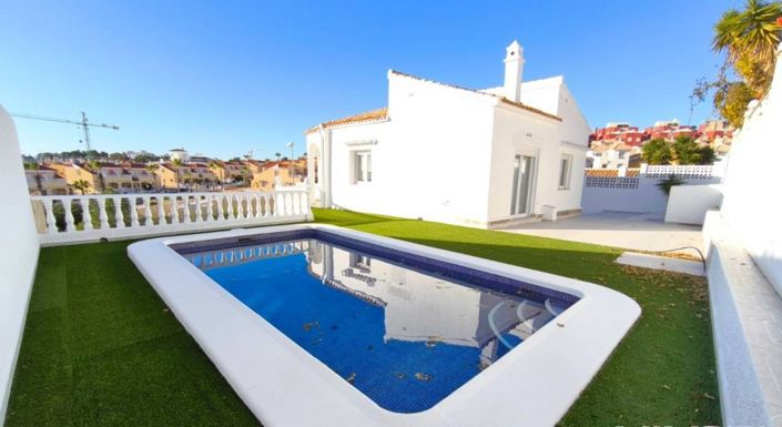 Image No.1-4 Bed Villa for sale