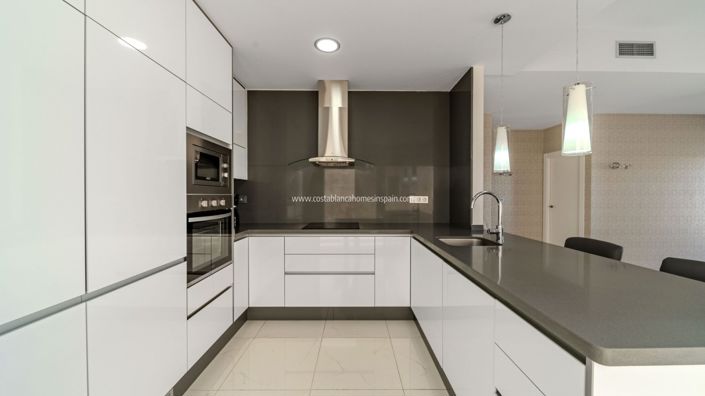 Image No.16-4 Bed Villa for sale