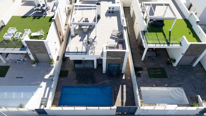 Image No.2-4 Bed Villa for sale