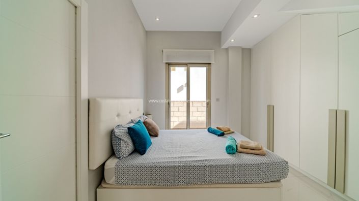 Image No.22-4 Bed Villa for sale