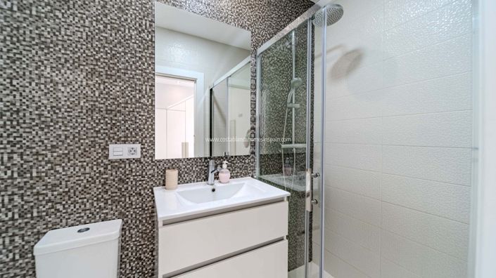 Image No.25-4 Bed Villa for sale