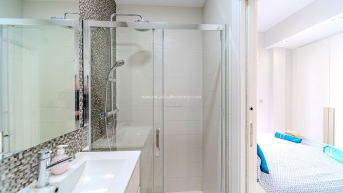 Image No.26-4 Bed Villa for sale