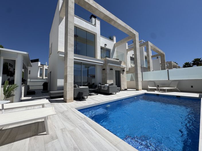 Image No.1-Villa de 4 chambres à vendre à Lomas de Cabo Roig