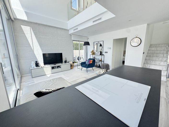 Image No.21-4 Bed Property for sale