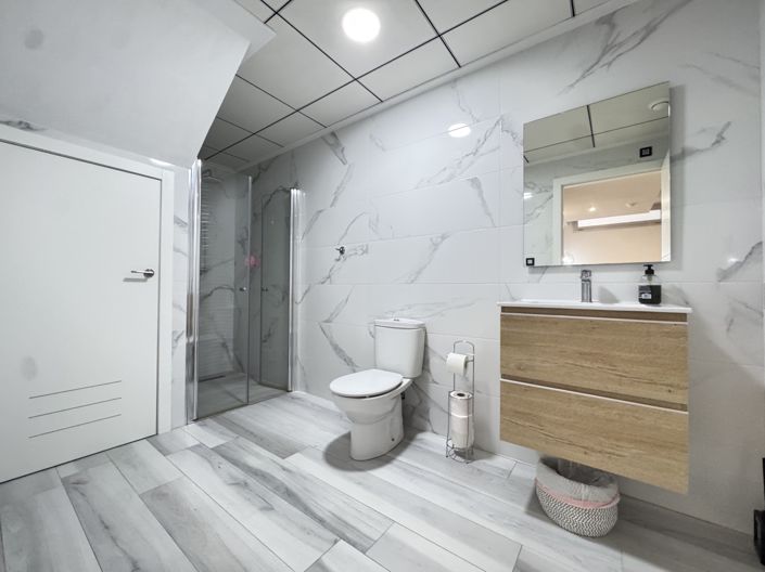 Image No.33-4 Bed Property for sale