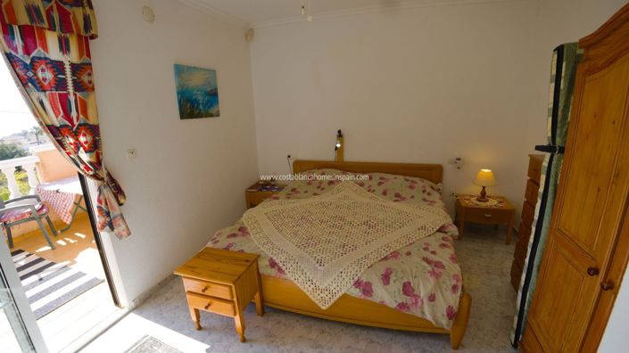 Image No.27-3 Bed Townhouse for sale