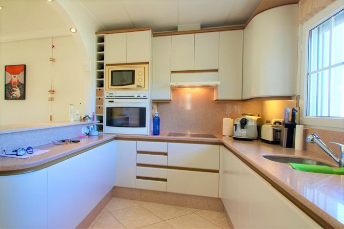 Image No.10-4 Bed Villa for sale