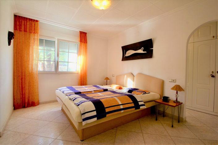 Image No.12-4 Bed Villa for sale