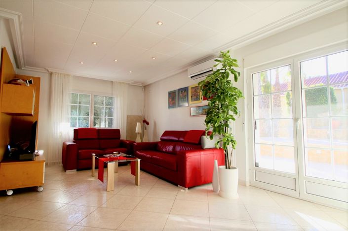 Image No.8-4 Bed Villa for sale