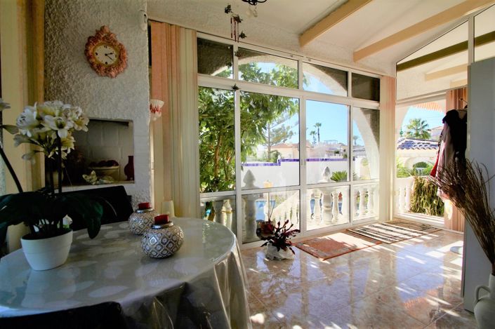 Image No.6-6 Bed Villa for sale