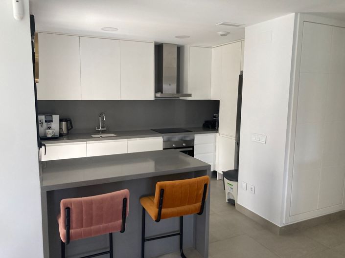 Image No.15-3 Bed Property for sale