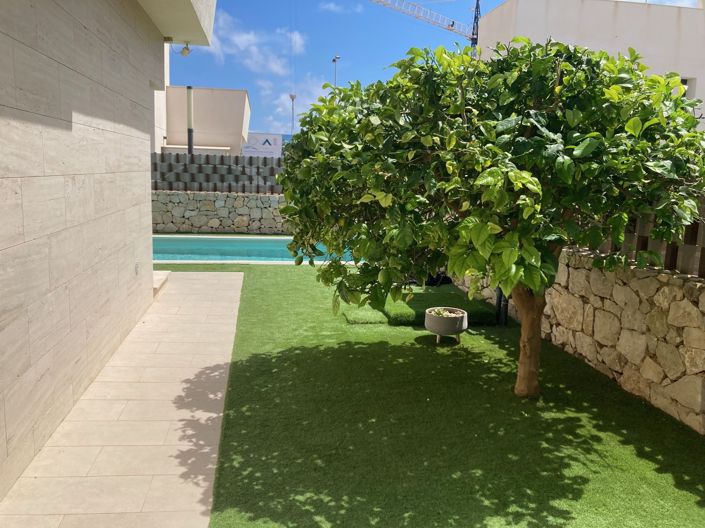 Image No.9-3 Bed Property for sale