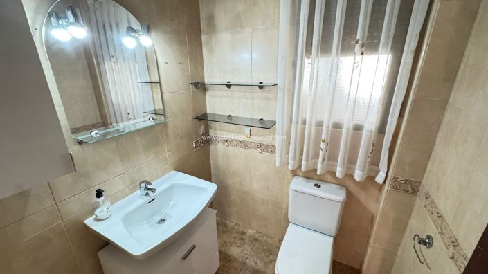 Image No.16-3 Bed Townhouse for sale