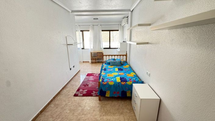 Image No.33-3 Bed Townhouse for sale