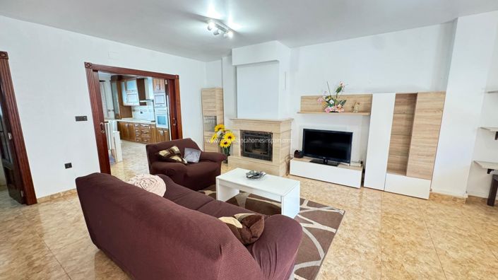 Image No.8-3 Bed Townhouse for sale