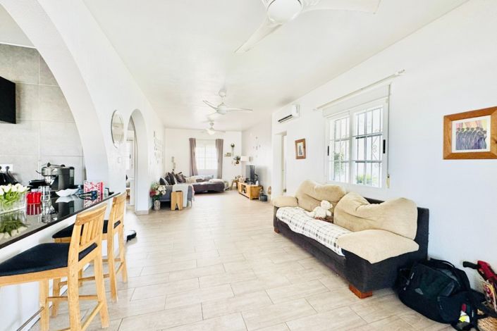 Image No.1-7 Bed Villa for sale