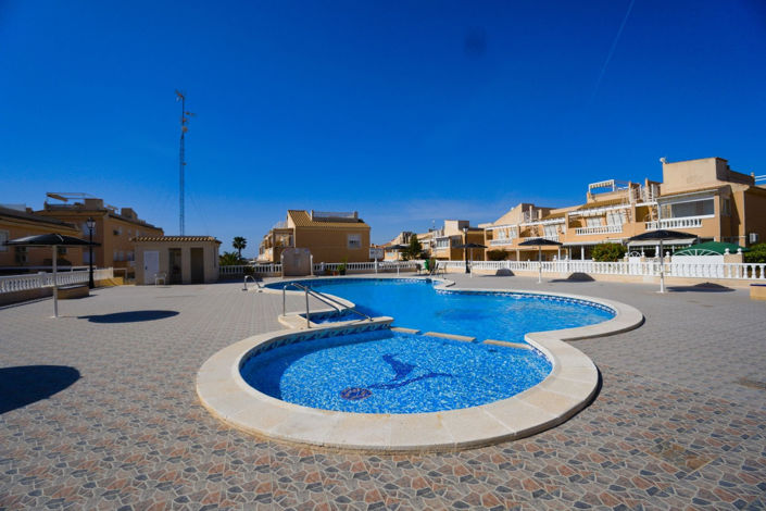 Image No.1-3 Bed Townhouse for sale