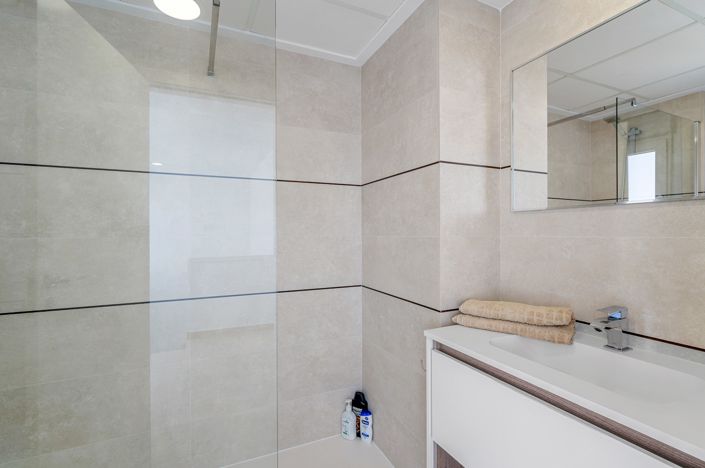 Image No.26-3 Bed Property for sale