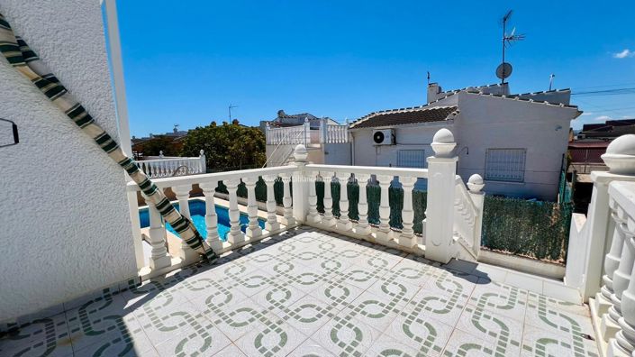 Image No.3-Maison de ville de 2 chambres à vendre à Torrevieja