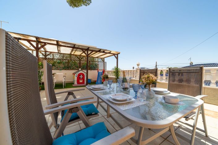 Image No.7-7 Bed Villa for sale