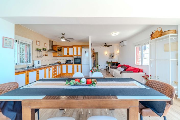 Image No.9-7 Bed Villa for sale