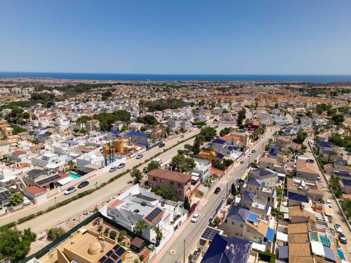 Image No.8-7 Bed Villa for sale