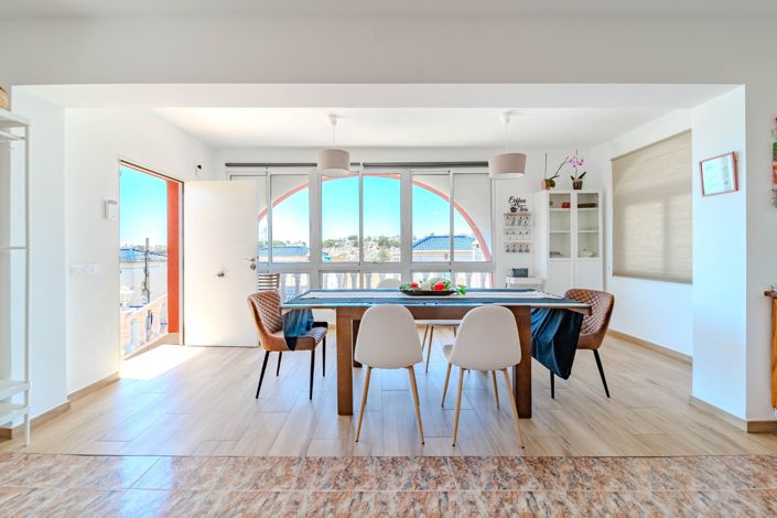 Image No.5-7 Bed Villa for sale