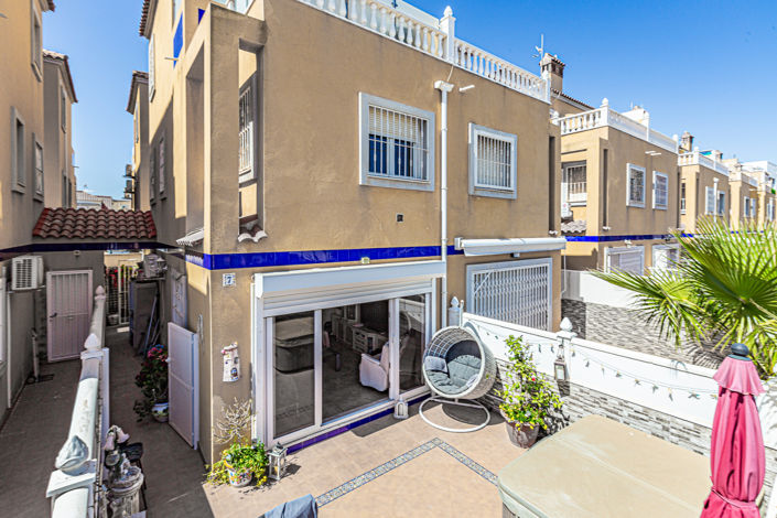 Image No.1-3 Bed Townhouse for sale