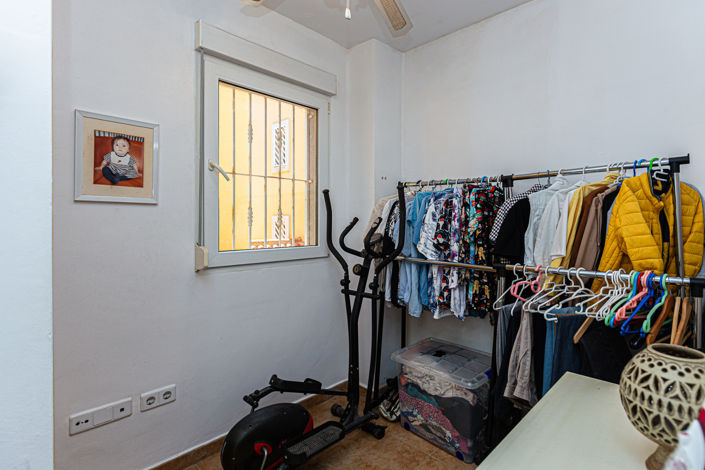 Image No.19-3 Bed Townhouse for sale