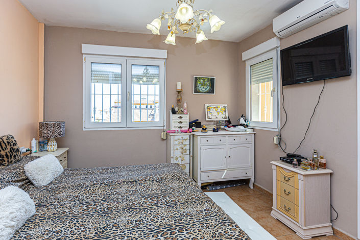 Image No.23-3 Bed Townhouse for sale