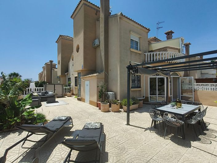 Image No.1-3 Bed Property for sale