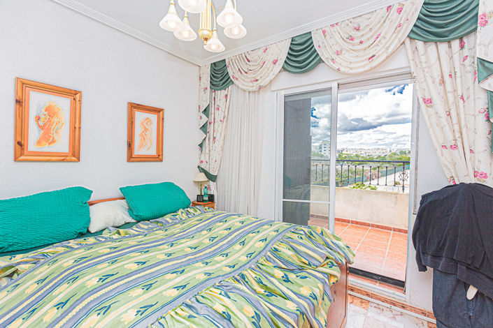 Image No.25-3 Bed Property for sale