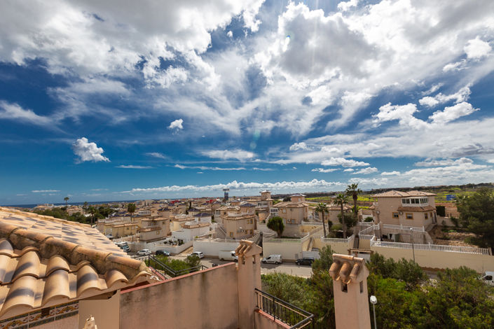 Image No.37-3 Bed Property for sale