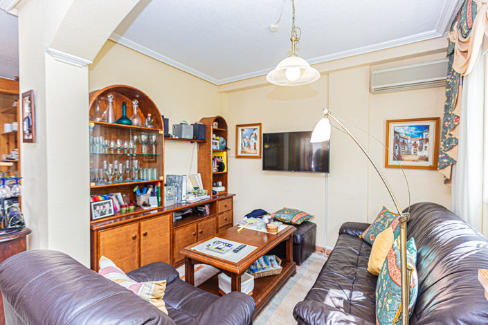 Image No.8-3 Bed Property for sale