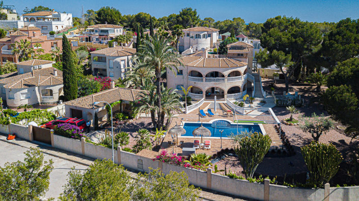 Image No.1-7 Bed Villa for sale