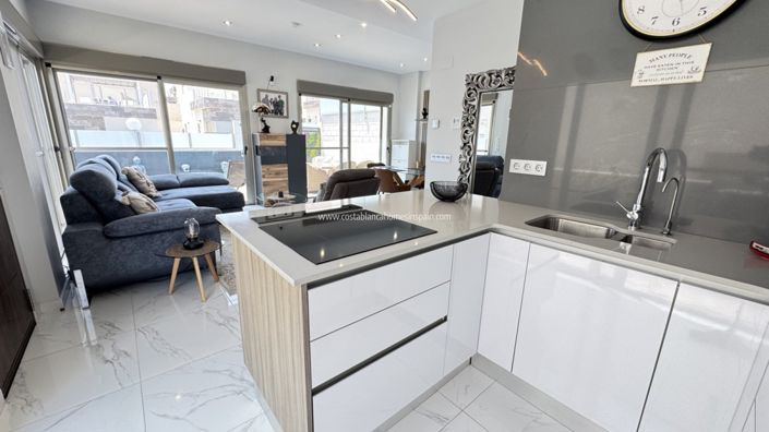 Image No.10-Propriété de 4 chambres à vendre à Villamartin