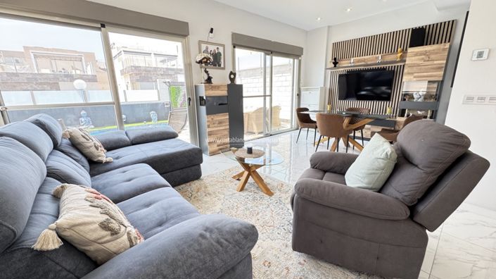 Image No.5-Propriété de 4 chambres à vendre à Villamartin