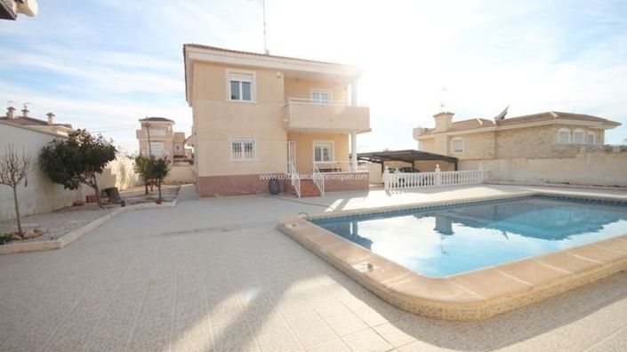 Image No.2-5 Bed Villa for sale