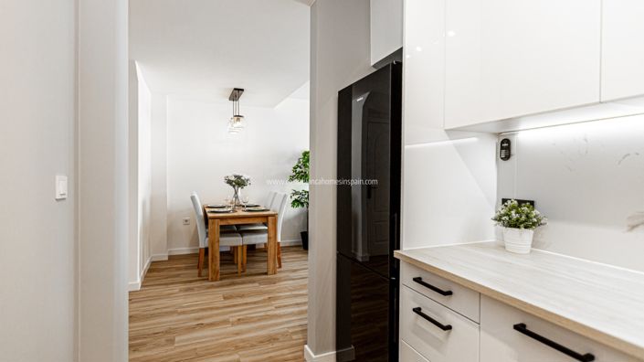 Image No.12-3 Bed Townhouse for sale