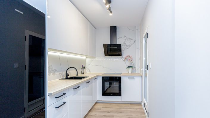 Image No.13-3 Bed Townhouse for sale