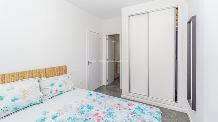 Image No.19-2 Bed Apartment for sale