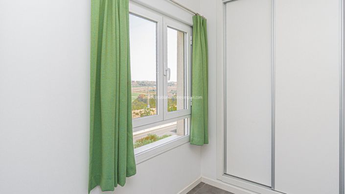 Image No.26-2 Bed Apartment for sale