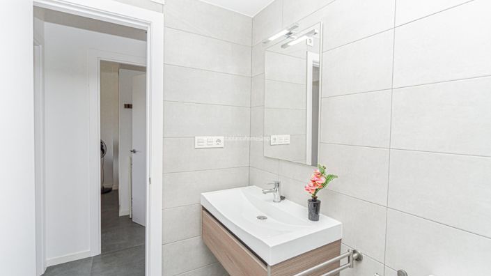 Image No.28-2 Bed Apartment for sale