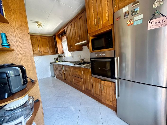 Image No.19-3 Bed Property for sale