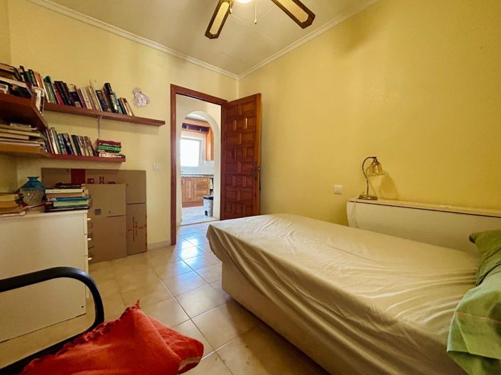 Image No.26-3 Bed Property for sale