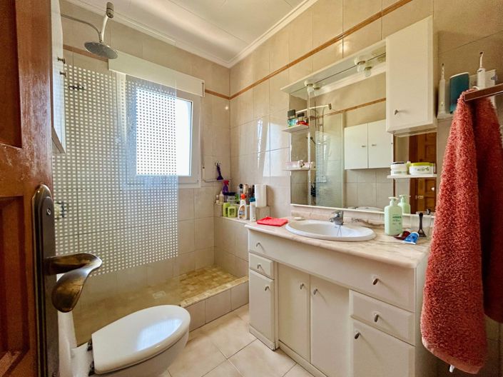 Image No.29-3 Bed Property for sale