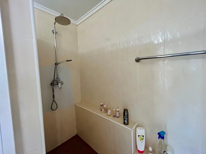 Image No.41-3 Bed Property for sale