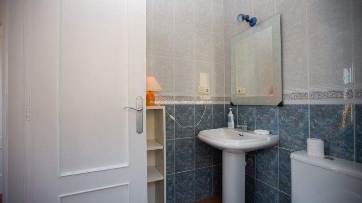 Image No.27-3 Bed Townhouse for sale