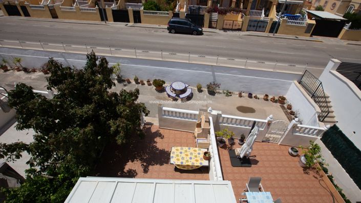 Image No.28-3 Bed Townhouse for sale