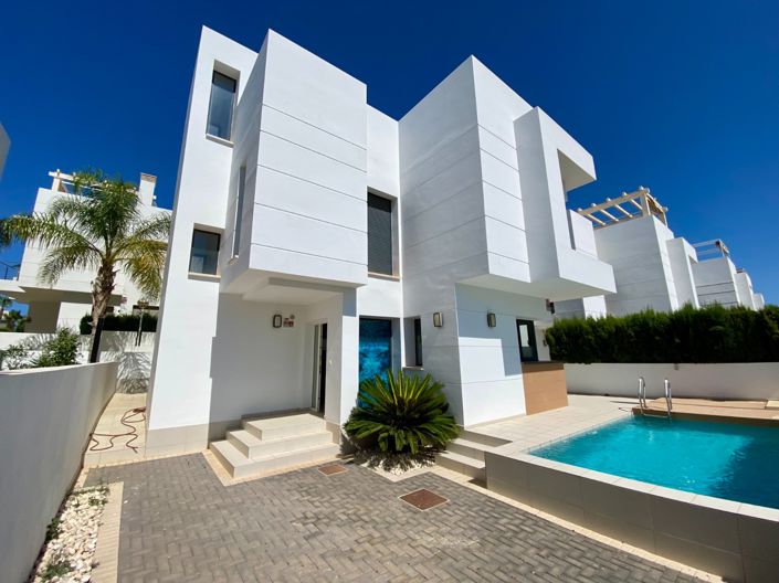 Image No.1-3 Bed Villa for sale